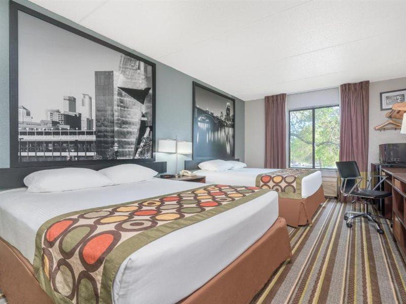 Super 8 By Wyndham Bloomington/Airport Hotel Exterior photo