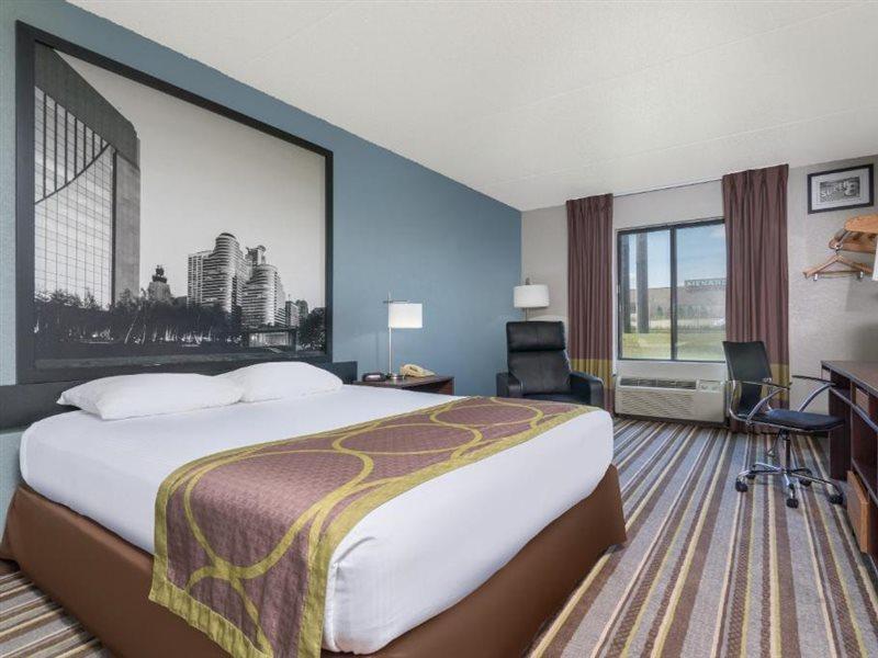Super 8 By Wyndham Bloomington/Airport Hotel Exterior photo